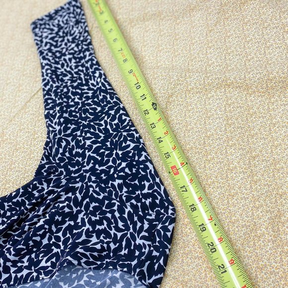 Lily Black White Wrap Dress Leaf Floral Flirty Tie Closure Dress - Picture 10 of 13